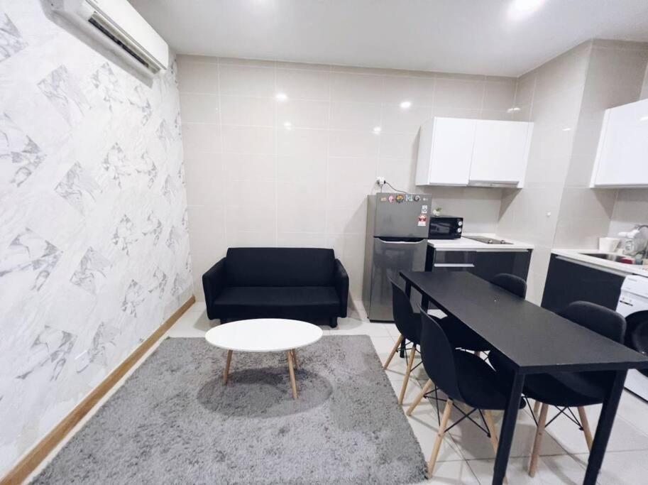 Pangsapuri Promoconnected Train 1 Bedroom Kuala Lumpur