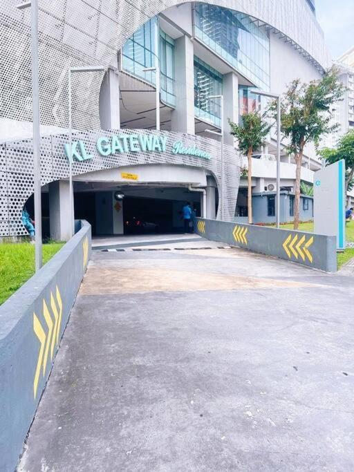 Promoconnected Train 1 Bedroom Apartment Kuala Lumpur